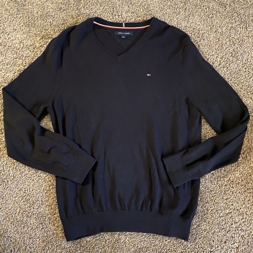 Tommy Hilfiger VNeck Sweater, Medium Black